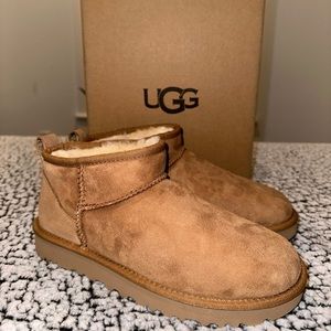 UGG CLASSIC ULTRA MINI BOOTS